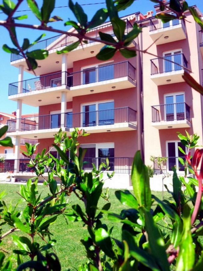 Apartment Maria - Comfortable Kaštela Eksteriør bilde
