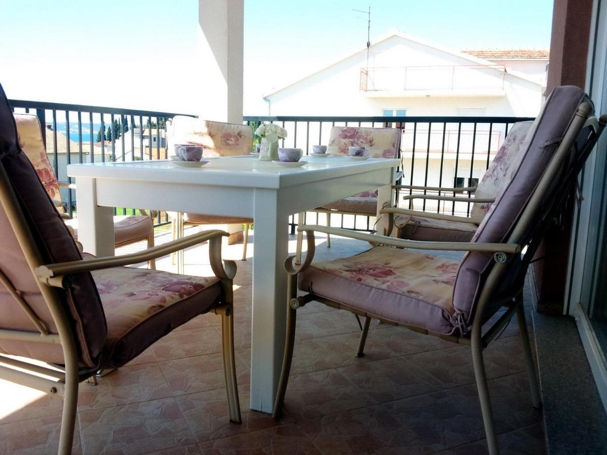 Apartment Maria - Comfortable Kaštela Eksteriør bilde