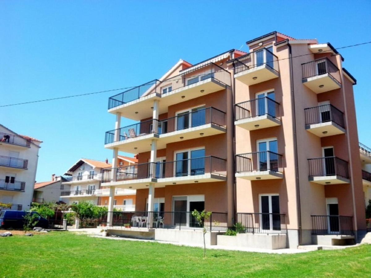 Apartment Maria - Comfortable Kaštela Eksteriør bilde